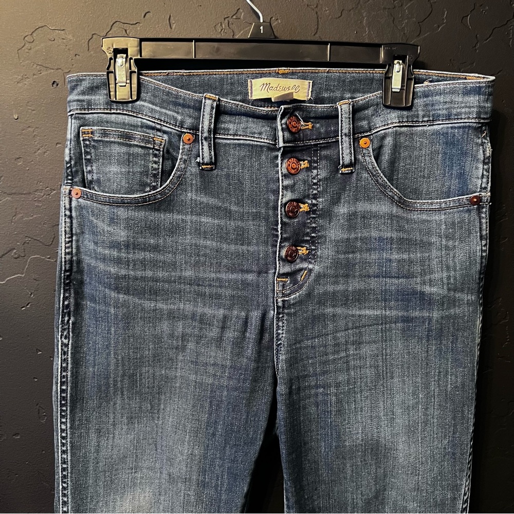 Madewell 10" High Rise Skinny Jeans Raw Hem Cut Off
Size 29 - Picture 2 of 10